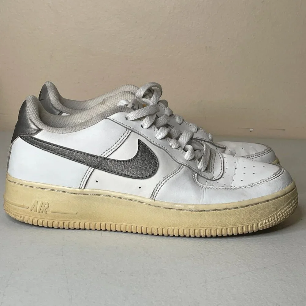 Nike Air Force 1 White Chrome Cream Sneakers Size 6 Youth EU 38.5 - Picture 2 of 16